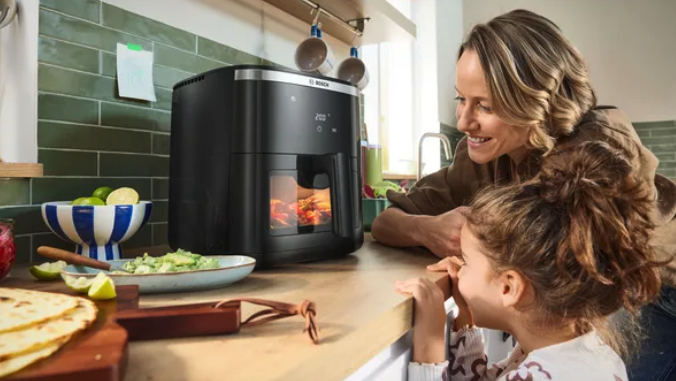 Φωτιζόμενο παράθυρο: Παρακολούθησε το μαγείρεμα άνετα.